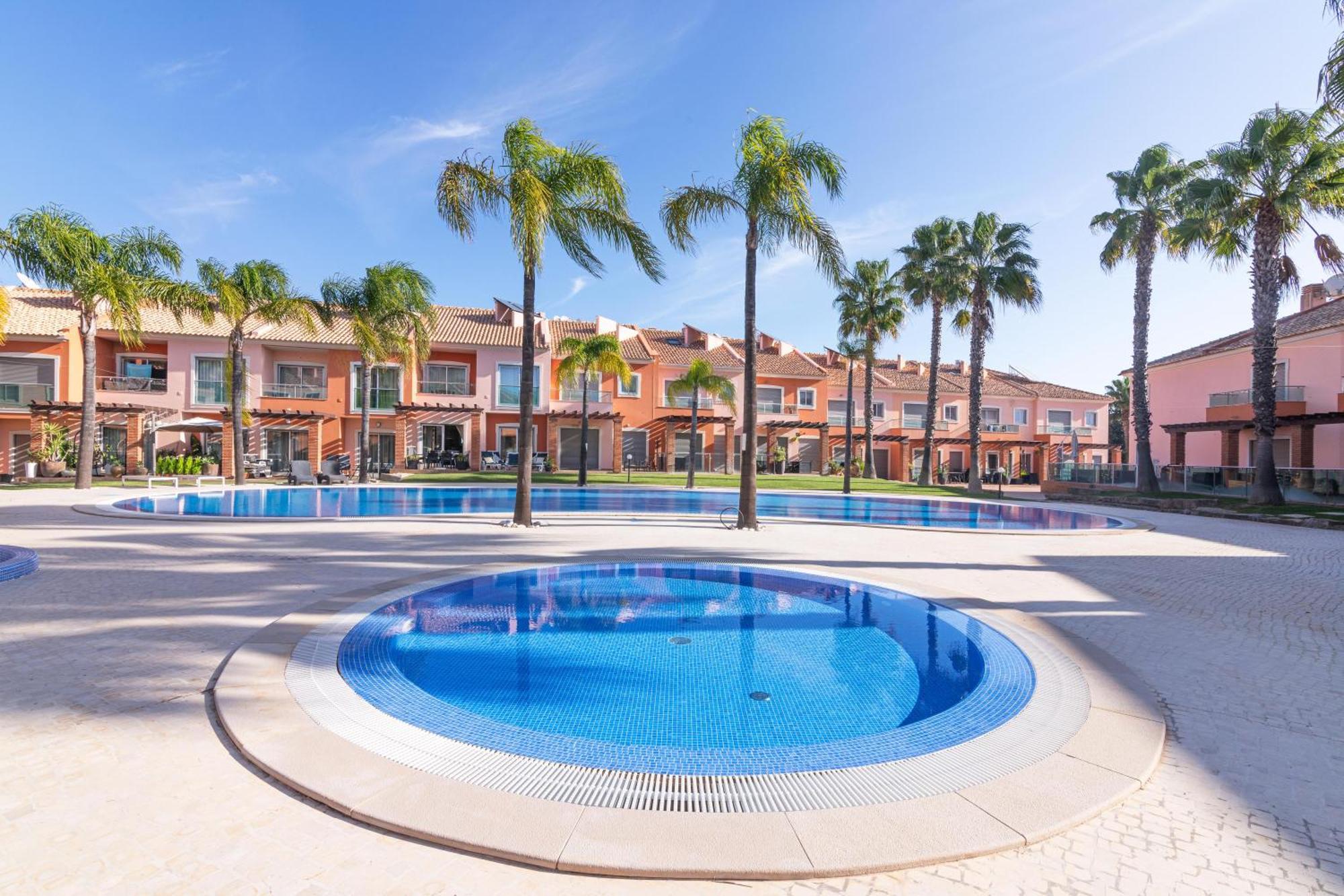 Jardins Vale De Santa Maria, With Pool Hébergement de vacances